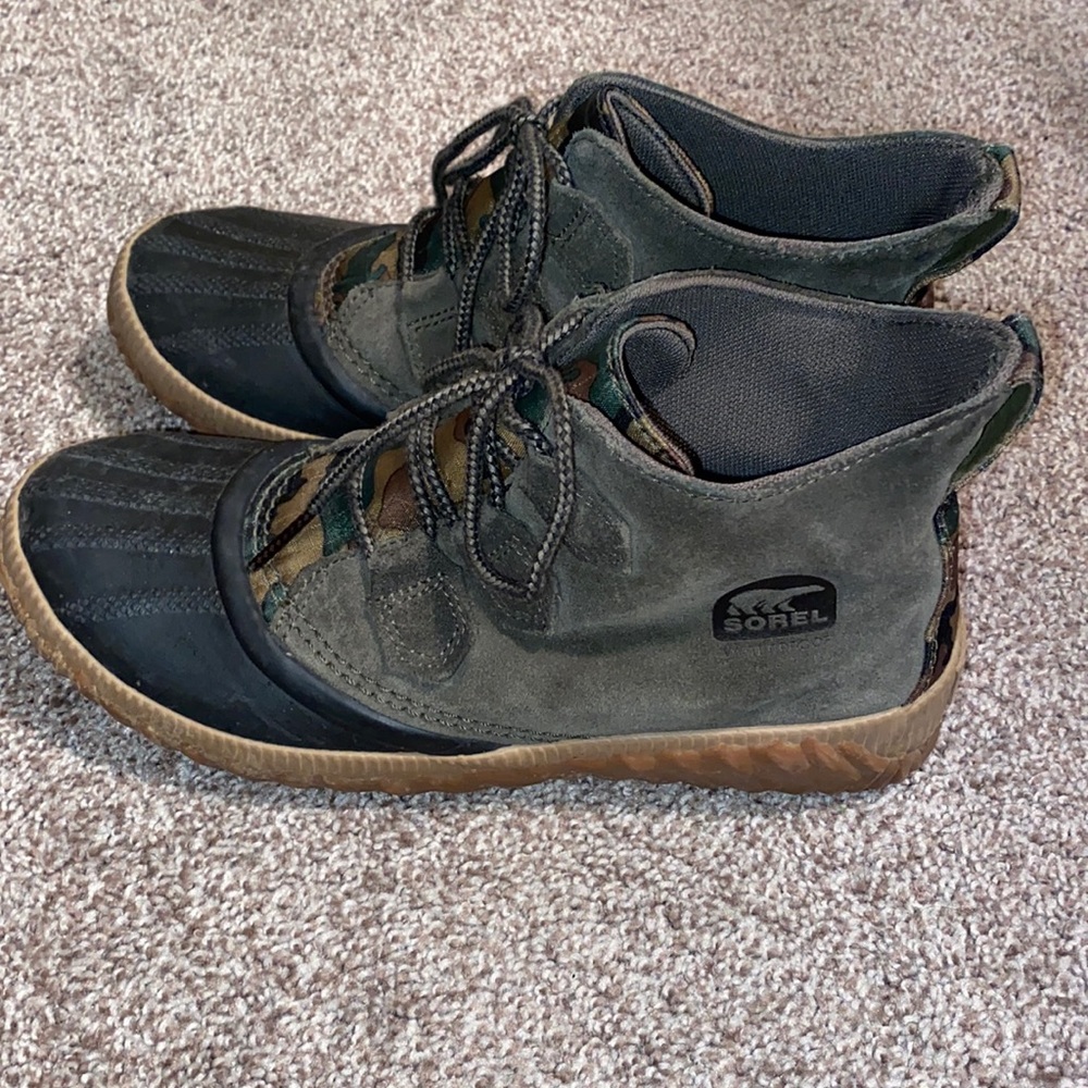 Duck boots